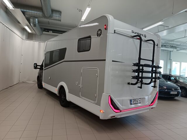 FORD Sunlight 2024 T680/T447T Matkailuauto (SA) 3ov **UPEA MATKAKOTI AUTOMAATTIVAIHTEISTOLLA JA VÄHILLÄ KILOMETREILLÄ!