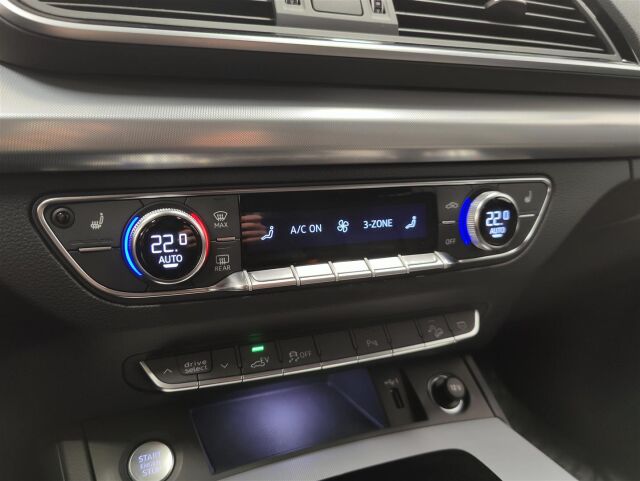 AUDI Q5 2024 50 TFSI e quattro Limited Plus  * VETOKOUKKU / ACC / P-kamera *