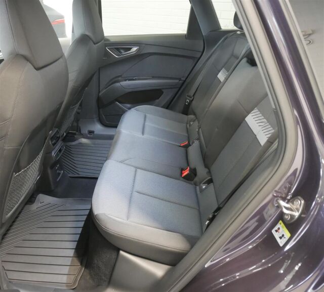 AUDI Q4 e-tron 2024 SUV 45 e-tron Land of quattro Plus / SoH 98% / Takuu!