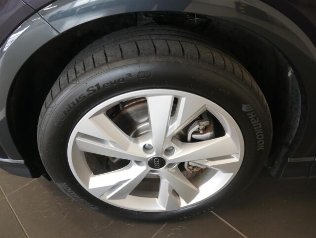 AUDI Q4 e-tron 2024 SUV 45 e-tron Land of quattro Plus / SoH 98% / Takuu!