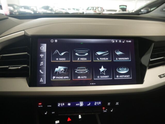 AUDI Q4 e-tron 2024 SUV 45 e-tron Land of quattro Plus / SoH 98% / Takuu!