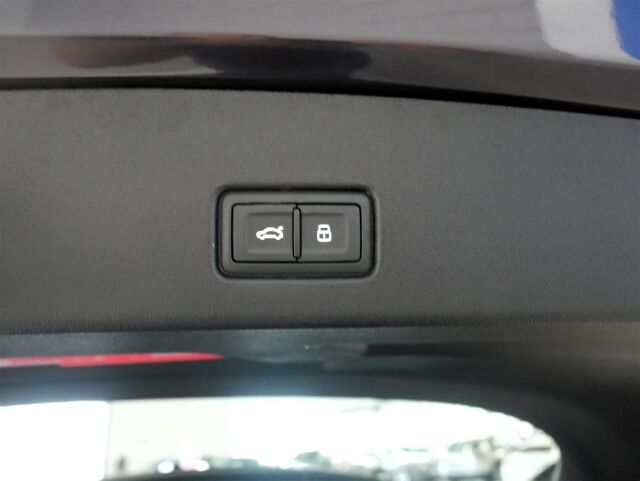 AUDI Q4 e-tron 2024 SUV 45 e-tron Land of quattro Plus / SoH 98% / Takuu!