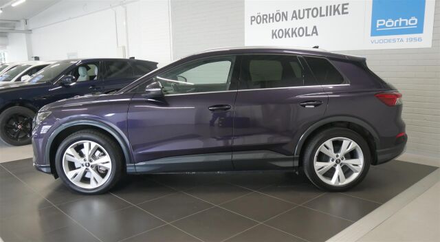 AUDI Q4 e-tron 2024 SUV 45 e-tron Land of quattro Plus / SoH 98% / Takuu!