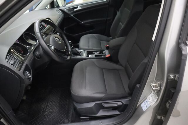 VOLKSWAGEN Golf 2020 Variant Comfortline Limited 1,5 TSI EVO 96 kW (130 hv) BLUEMOTION