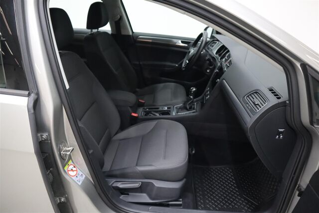 VOLKSWAGEN Golf 2020 Variant Comfortline Limited 1,5 TSI EVO 96 kW (130 hv) BLUEMOTION
