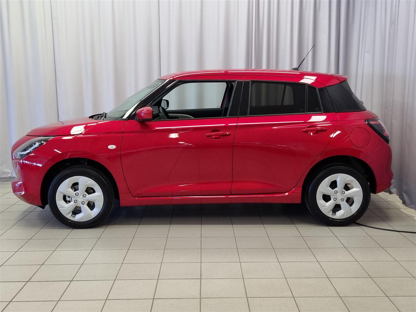 Suzuki Swift 1,2 12V HYBRID 4WD GL+ 5MT 2026, kuva 3/21