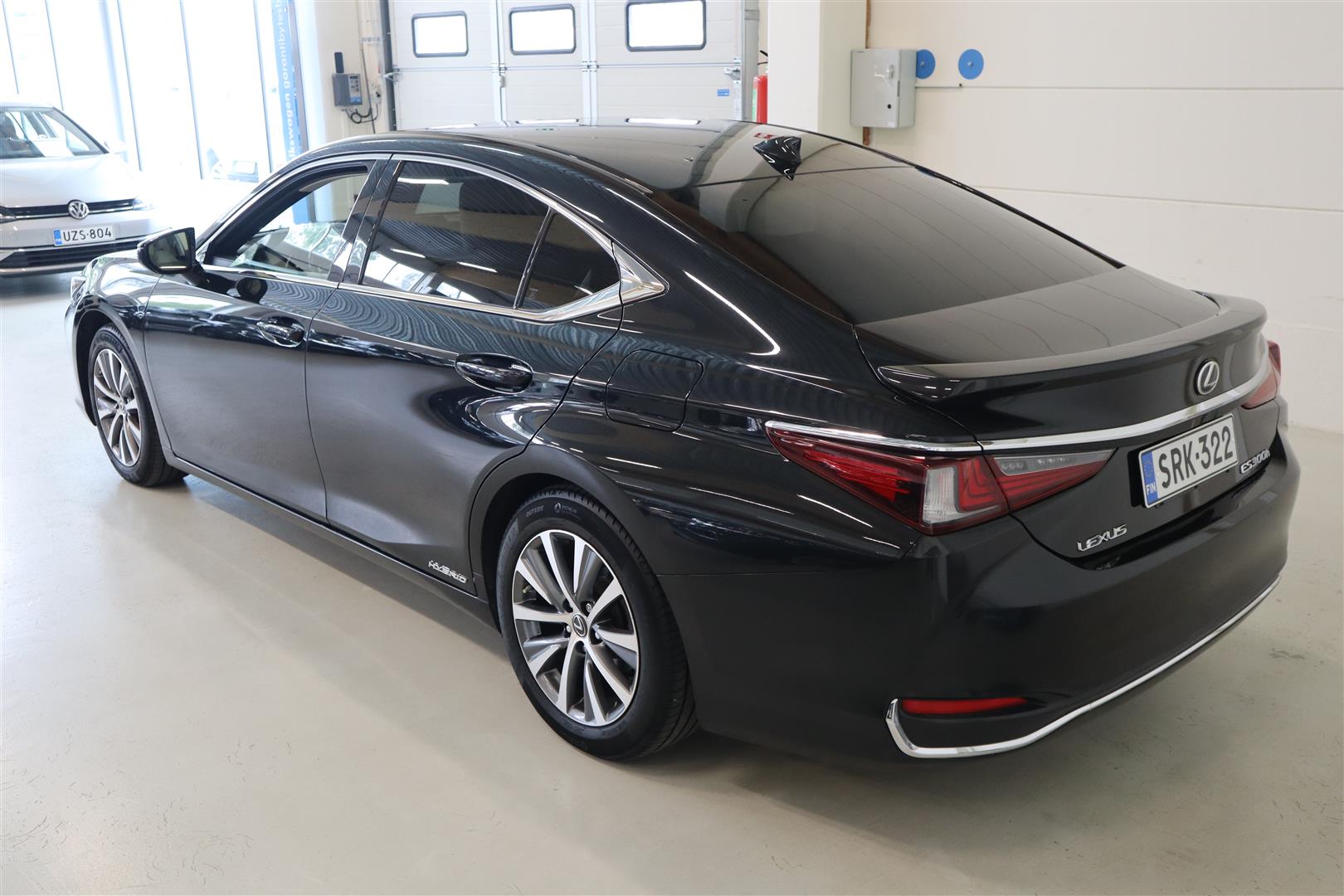 Lexus ES 300h Executive 2020, kuva 4/27