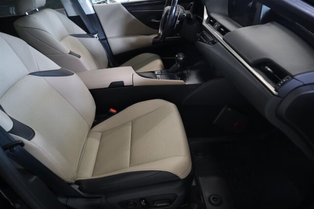 LEXUS ES 2020 300h Executive