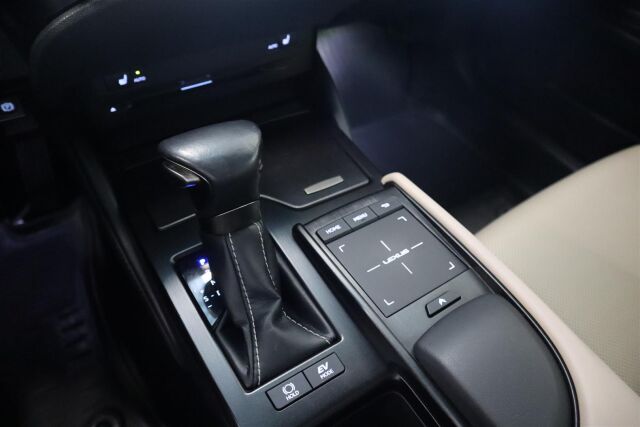LEXUS ES 2020 300h Executive