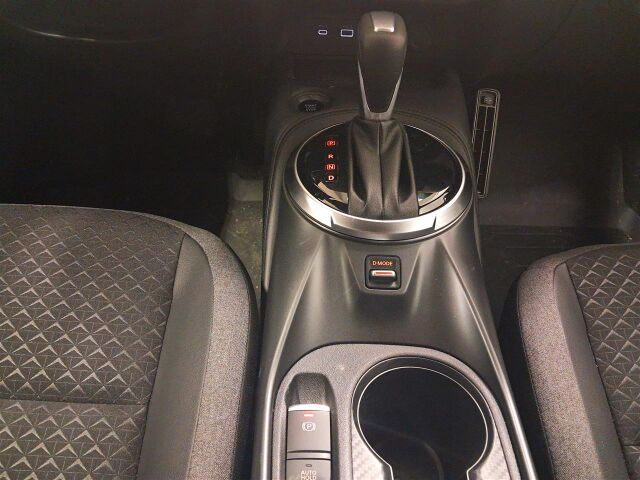 Nissan Juke 2024 DIG-T 114HP 7DCT N-Connecta + Navi MY24 SL, kaksilla renkailla ja lämpöpaketilla.