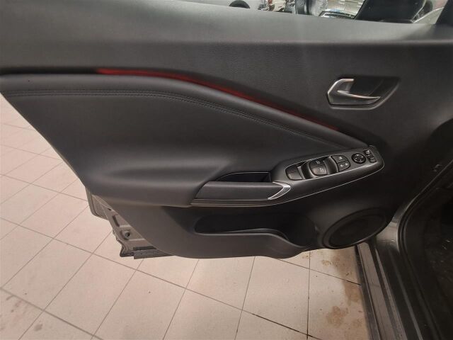 Nissan Juke 2024 DIG-T 114HP 7DCT N-Connecta + Navi MY24 SL, kaksilla renkailla ja lämpöpaketilla.