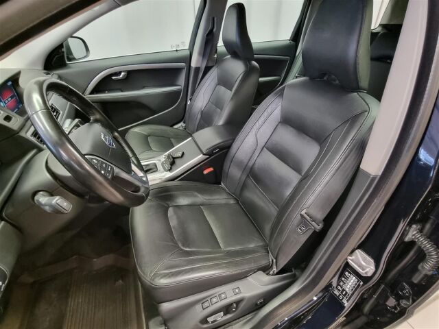 VOLVO V70 2015 D3 Classic Summum aut / ACC / Koukku / Keyless / Navi / Webasto /