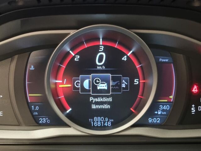 VOLVO V70 2015 D3 Classic Summum aut / ACC / Koukku / Keyless / Navi / Webasto /