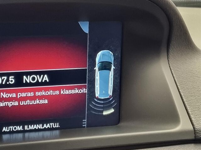 VOLVO V70 2015 D3 Classic Summum aut / ACC / Koukku / Keyless / Navi / Webasto /