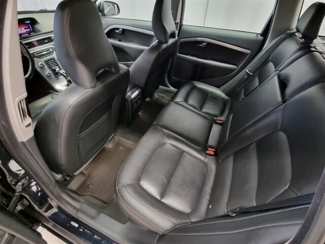 VOLVO V70 2015 D3 Classic Summum aut / ACC / Koukku / Keyless / Navi / Webasto /