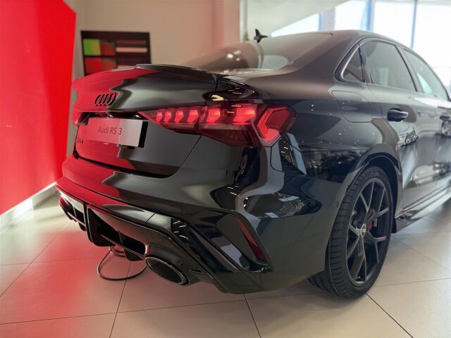 Audi RS 3 2026 Sedan: Uskomaton auto! Takuu viisi vuotta/100 000km.