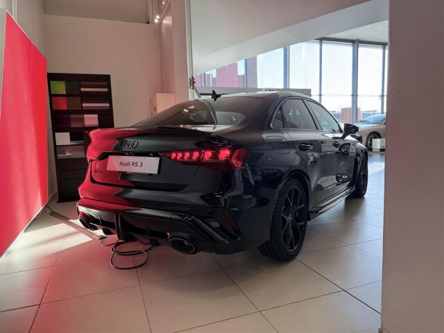 Audi RS 3 2026 Sedan: Uskomaton auto! Takuu viisi vuotta/100 000km.