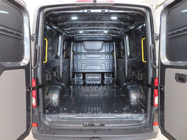 Volkswagen Crafter 2026 2,0 TDI 130 kW 4Motion 8at. Uusi Crafter huippu varusteilla nopeasti ajoon!