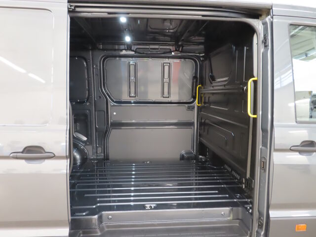 Volkswagen Crafter 2026 2,0 TDI 130 kW 4Motion 8at. Uusi Crafter huippu varusteilla nopeasti ajoon!