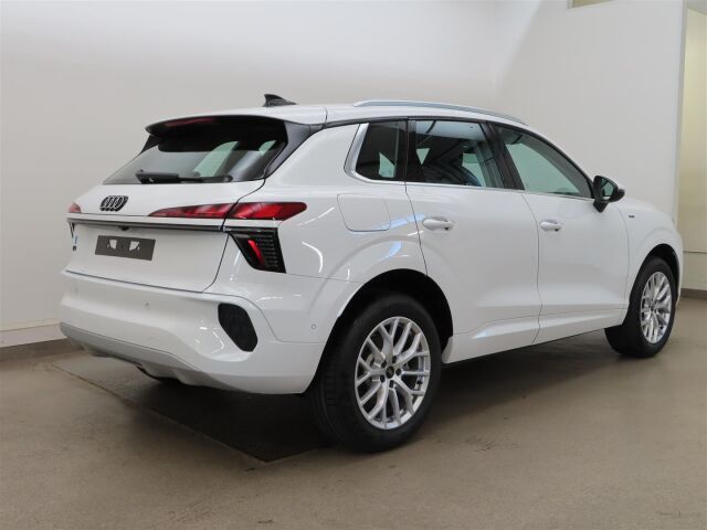 Audi Q3 2026 e-hybrid 200 kW: Toimintamatka sähköllä 120km! Viiden vuoden/100 000km tehdastakuu.