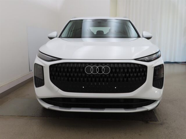 Audi Q3 2026 e-hybrid 200 kW: Toimintamatka sähköllä 120km! Viiden vuoden/100 000km tehdastakuu.