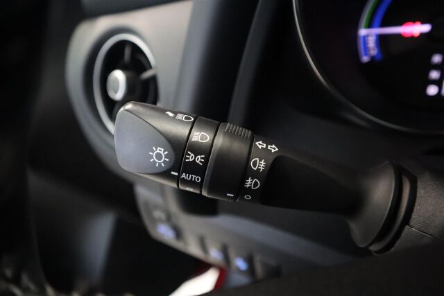 TOYOTA Auris 2019 Touring Sports 1,8 Hybrid Active Edition