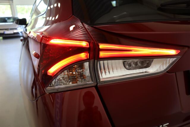 TOYOTA Auris 2019 Touring Sports 1,8 Hybrid Active Edition