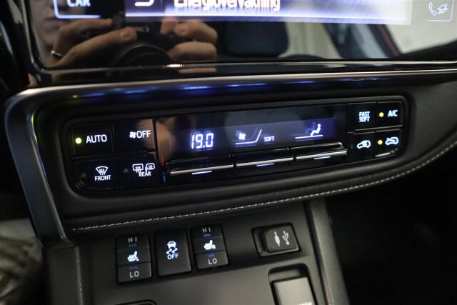 TOYOTA Auris 2019 Touring Sports 1,8 Hybrid Active Edition