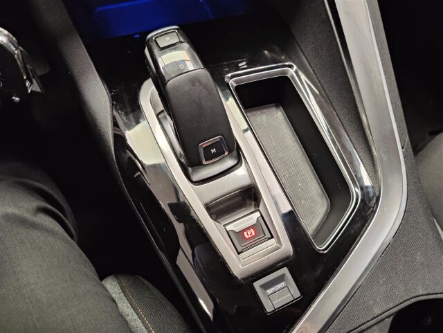 PEUGEOT 5008 2019 Active PureTech 130 EAT8-automaatti