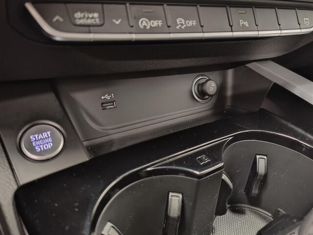 AUDI A4 2021 Avant Business Advanced 40 TFSI 150 kW MHEV quattro S tronic