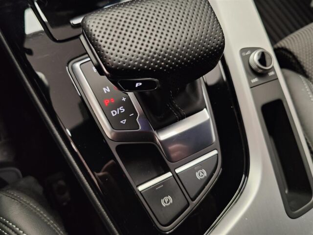 AUDI A4 2021 Avant Business Advanced 40 TFSI 150 kW MHEV quattro S tronic