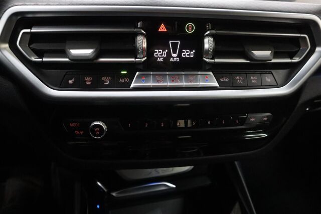 BMW X3 xDrive30e 2022 G01 xDrive 30e A Charged Edition M Sport