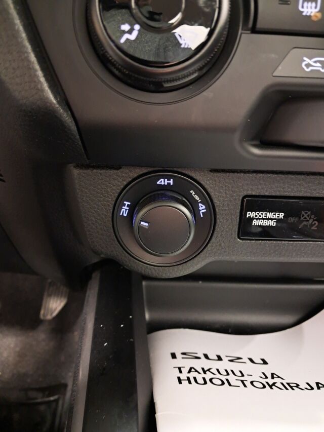 Isuzu D-Max 2025 Space Cab 163 TDi 4WD 6AT LX 25MY