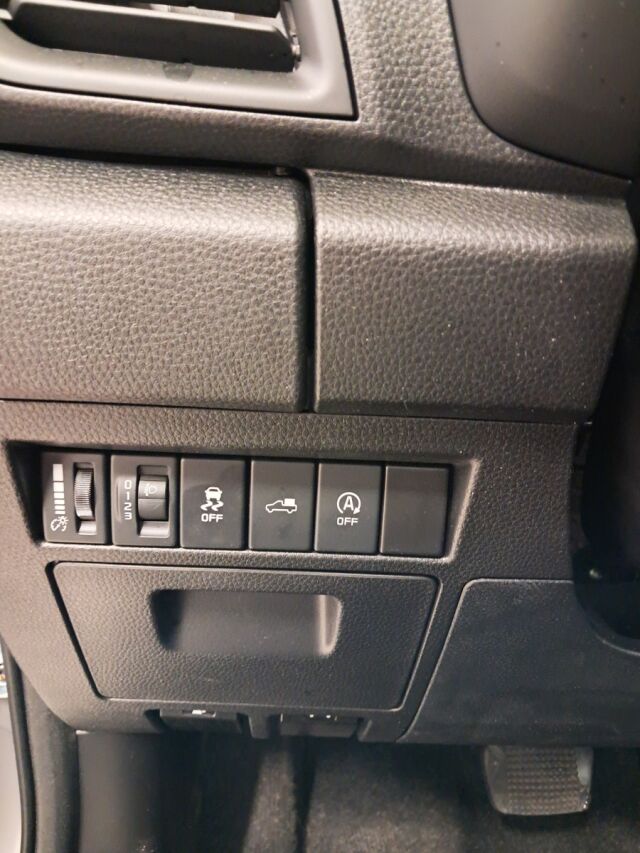 Isuzu D-Max 2025 Space Cab 163 TDi 4WD 6AT LX 25MY