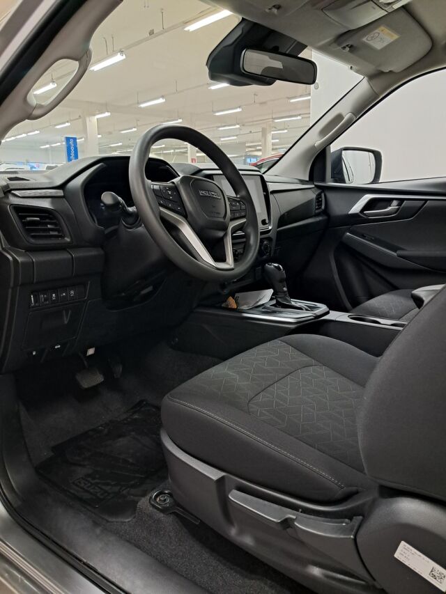 Isuzu D-Max 2025 Space Cab 163 TDi 4WD 6AT LX 25MY