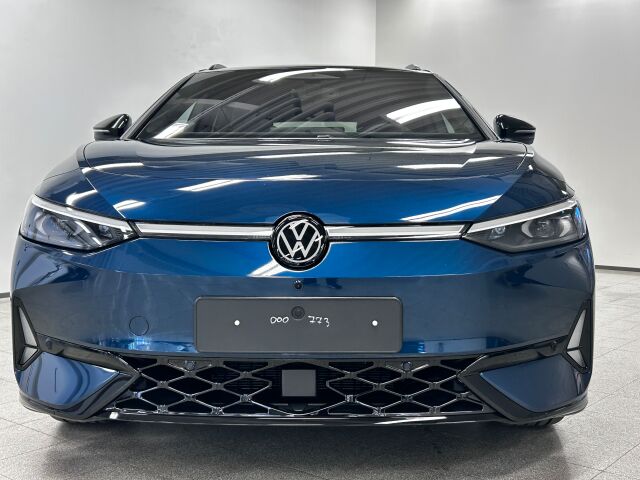 Volkswagen ID.7 2026 Tourer GTX 4MOTION Business 250 kW, akku 86 kWh vetokoukulla