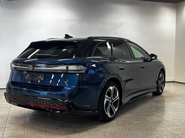 Volkswagen ID.7 2026 Tourer GTX 4MOTION Business 250 kW, akku 86 kWh vetokoukulla