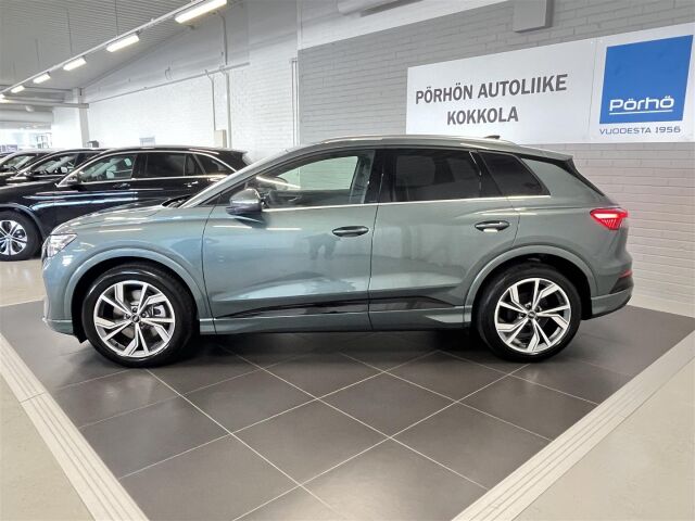 Audi Q4 e-tron 2026 e-tron quattro performance