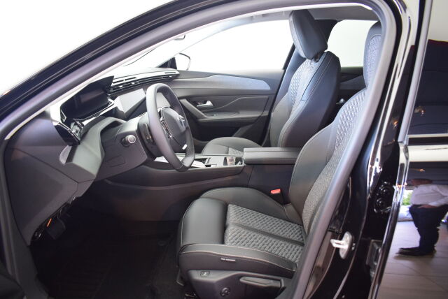 Peugeot 408 2026 Allure Launch Edition Hybrid 145 Automaatti