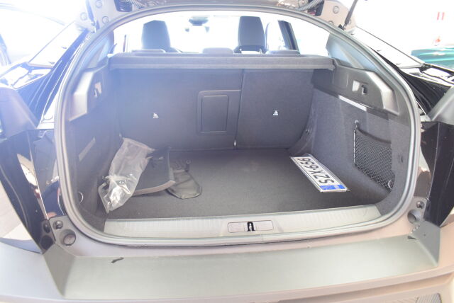 Peugeot 408 2026 Allure Launch Edition Hybrid 145 Automaatti