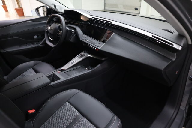 Peugeot 408 2026 Allure Launch Edition Hybrid 145 Automaatti "Asiakasetusi 4.293€"