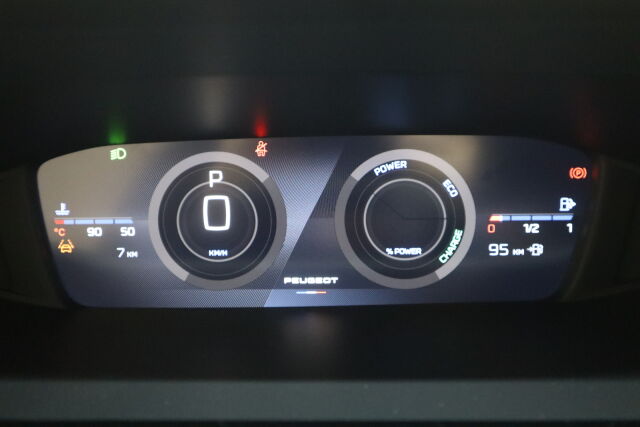 Peugeot 408 2026 Allure Launch Edition Hybrid 145 Automaatti "Asiakasetusi 4.293€"