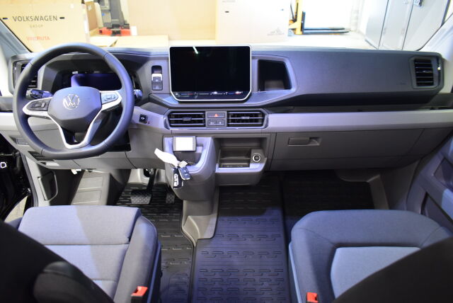 Volkswagen Crafter 2025 CRAFTER  Autom. Tamlans korityö 1+8 inva- taksi