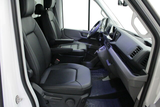 Volkswagen Crafter 2026 "2,0 TDI 103 kW 8at, 3640, NORMI, matala, ""GL VIP City"""