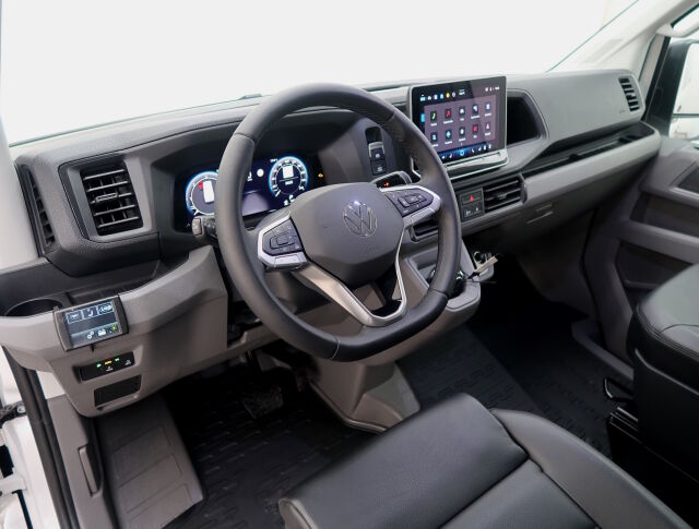 Volkswagen Crafter 2025 2,0 TDI 103 kW 8at. Carsport korityö. Dholladia pyörätuolinostin