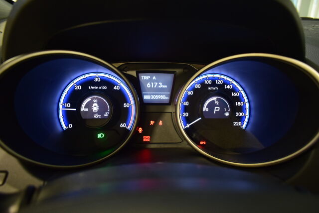 HYUNDAI ix35 2011 4wd 2,0 CRDi-R 135kW 6AT Style * 4-veto-automaatti*