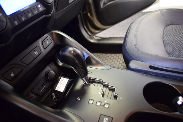 HYUNDAI ix35 2011 4wd 2,0 CRDi-R 135kW 6AT Style * 4-veto-automaatti*