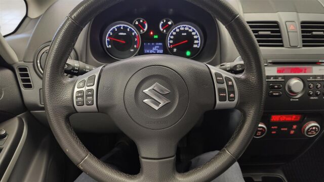 SUZUKI SX4 2013 1,6 VVT 4WD X-OVER GLX 5D 5MT