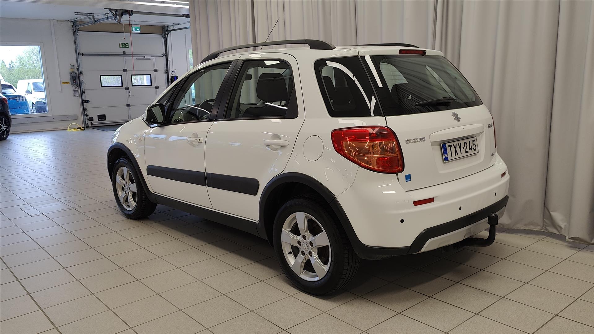 Suzuki SX4 1,6 VVT 4WD X-OVER GLX 5D 5MT 2013, kuva 4/18