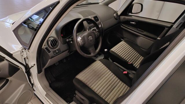 SUZUKI SX4 2013 1,6 VVT 4WD X-OVER GLX 5D 5MT